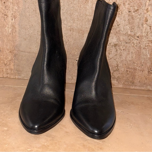 Seychelles Black Leather Womens Zipper Ankle Boots NWOT Size 10 - Picture 4 of 12